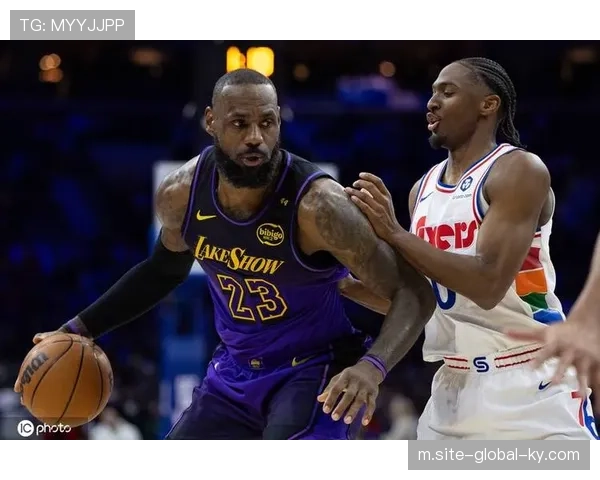 76人马克西控场能力提升 关键时刻决策更加冷静 76人马克西控场能力提升 关键时刻决策更加冷静